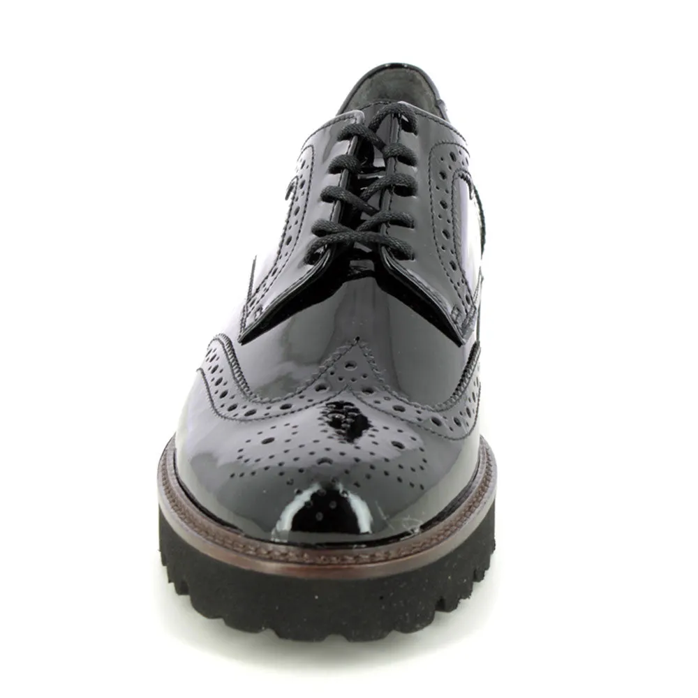 05.244 Patent Leather Lace Up