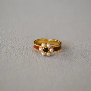 Bonor -plated retro Hong Kong style red enamel pearl flowers elegant palace wind opening can adjust the ring finger ring