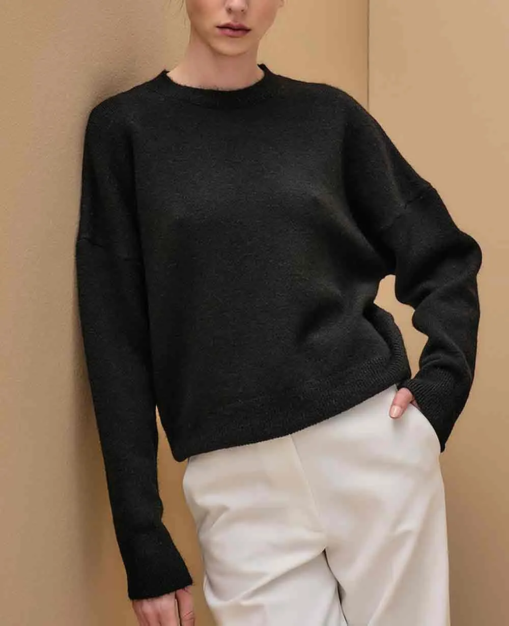 ROUND NECK PULLOVER "JOYA" BLACK