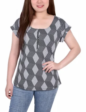Short Extended Sleeve Zip Top