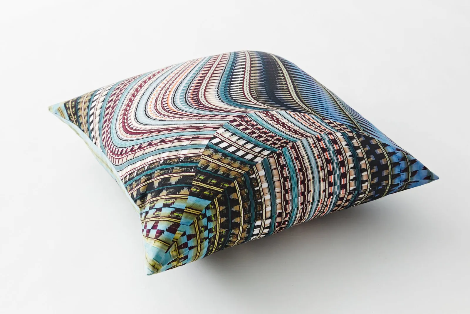 WINTERSCAPE SQUARE CUSHION