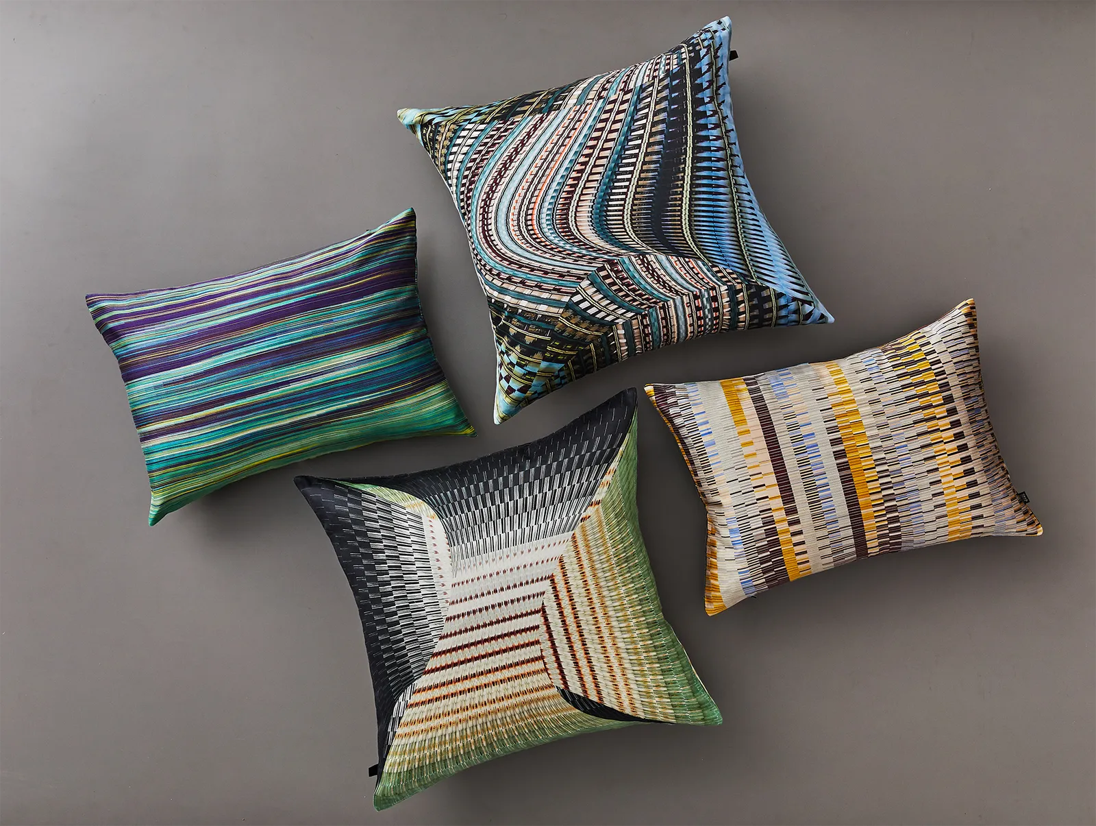 WINTERSCAPE SQUARE CUSHION